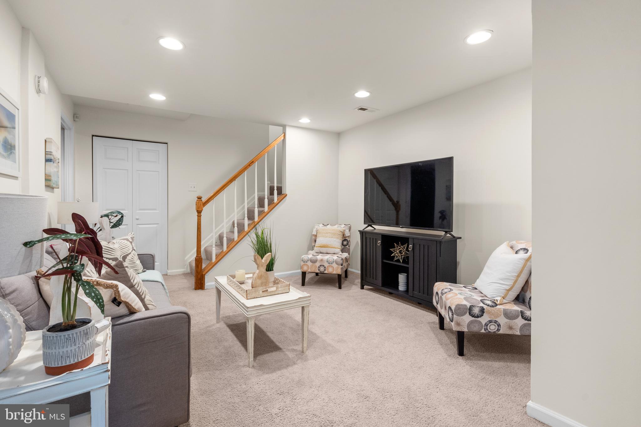 15262 Larkspur Ln