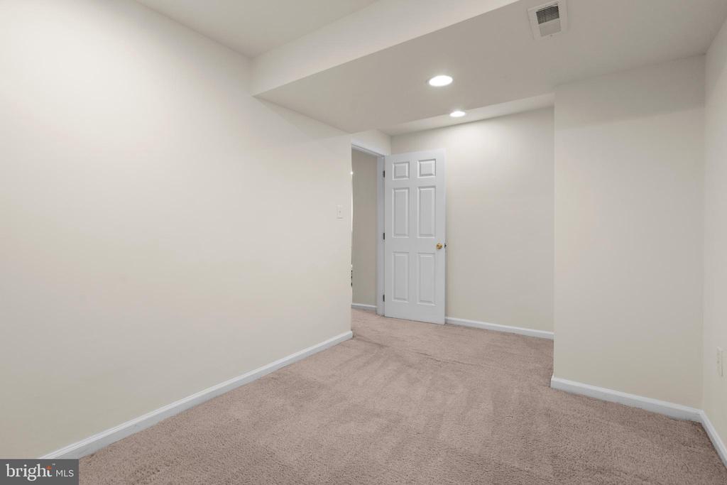 15262 Larkspur Ln