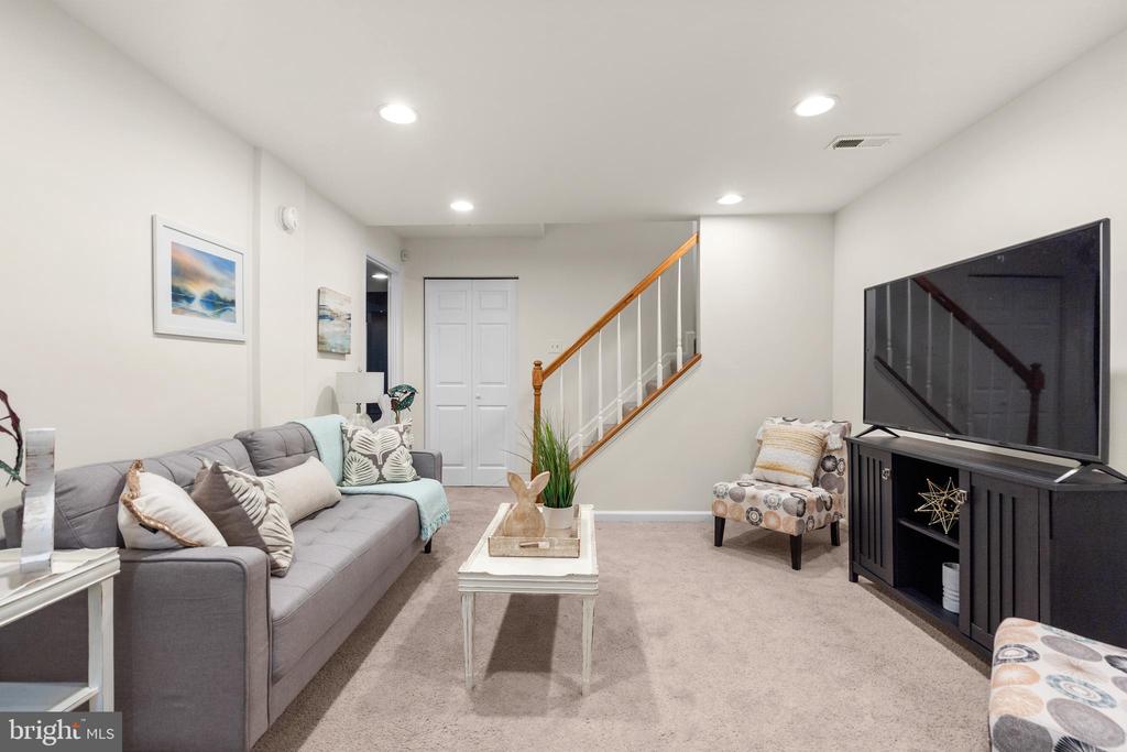 15262 Larkspur Ln