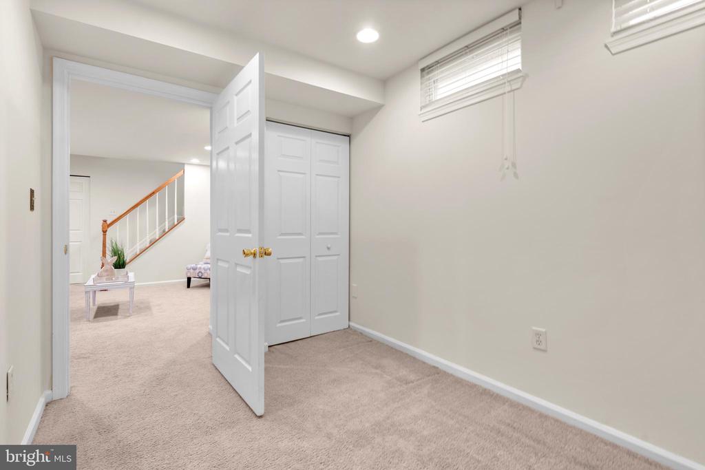 15262 Larkspur Ln