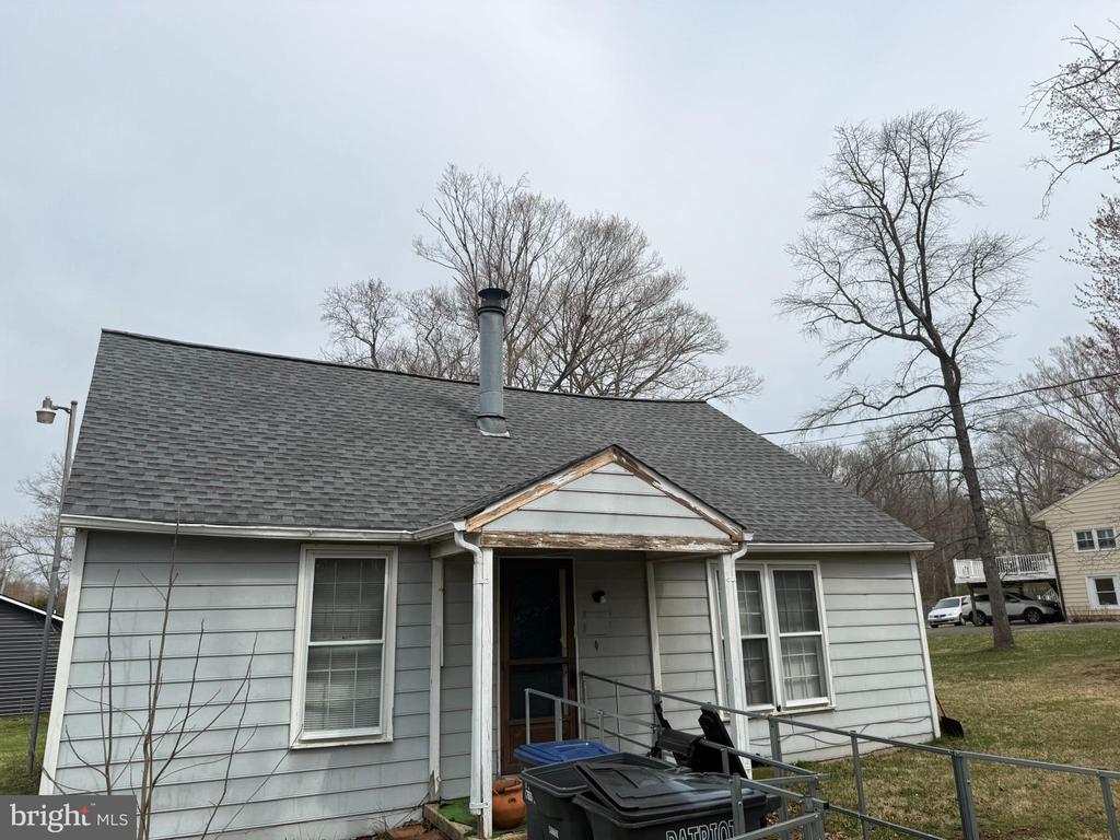 7923 Maplewood Dr