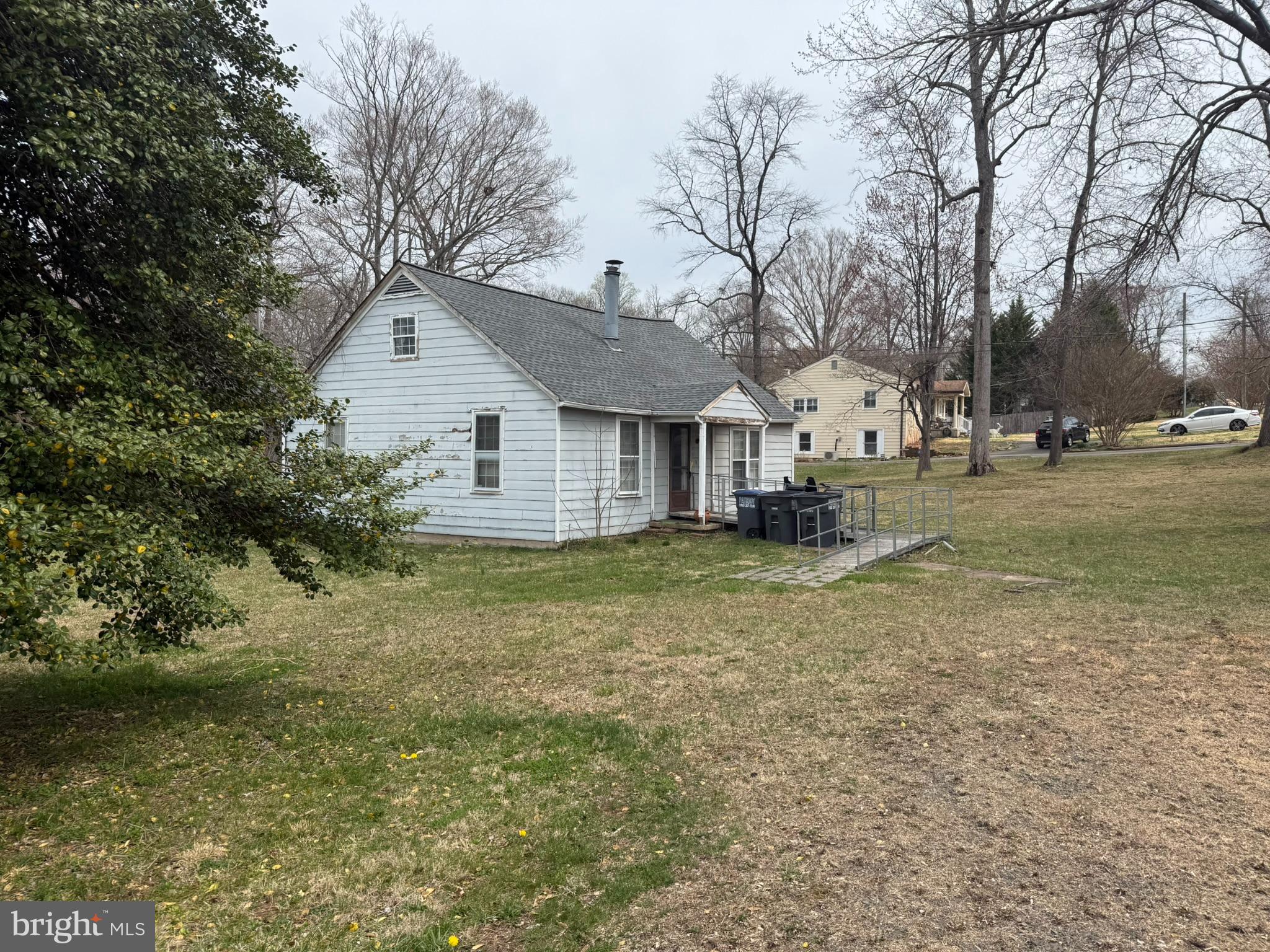 7923 Maplewood Dr