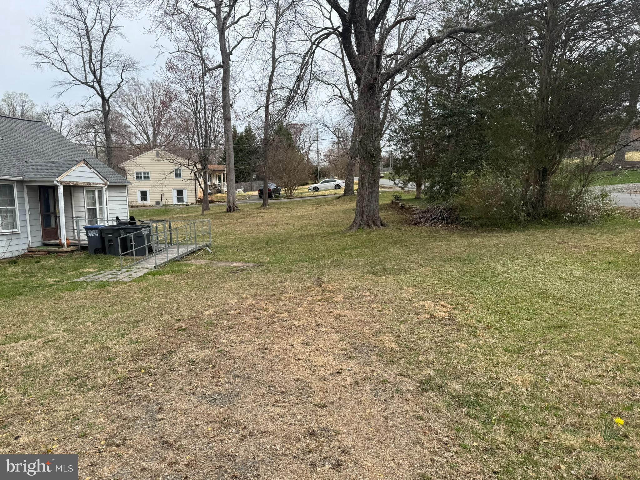 7923 Maplewood Dr