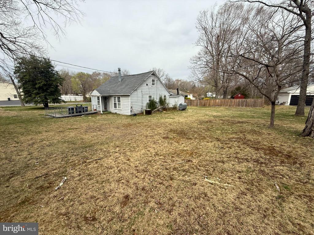 7923 Maplewood Dr