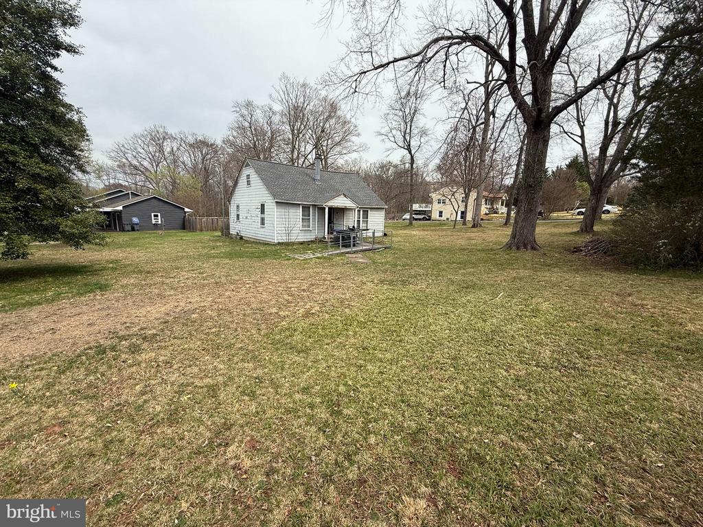7923 Maplewood Dr