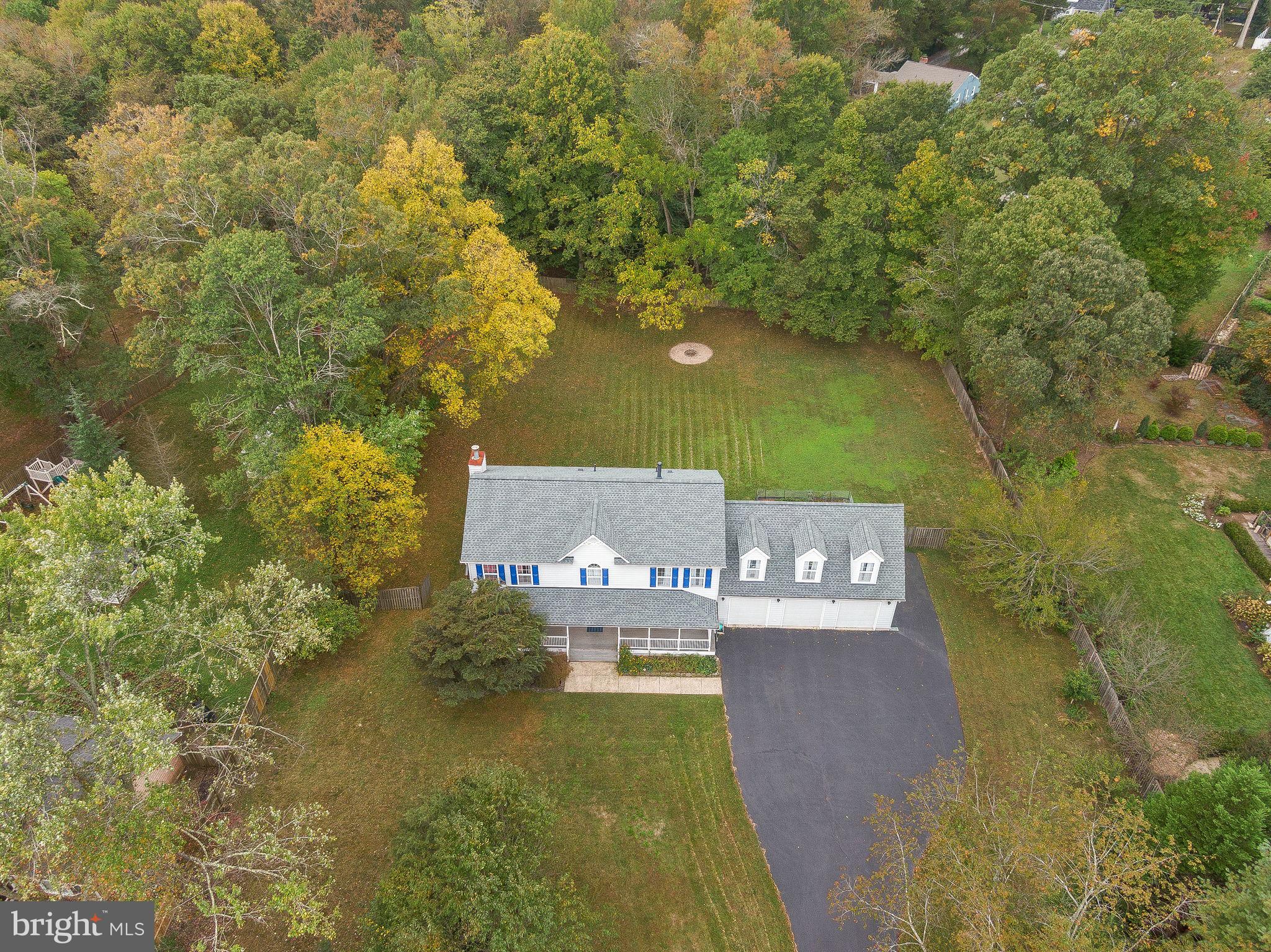 7408 Lake Dr