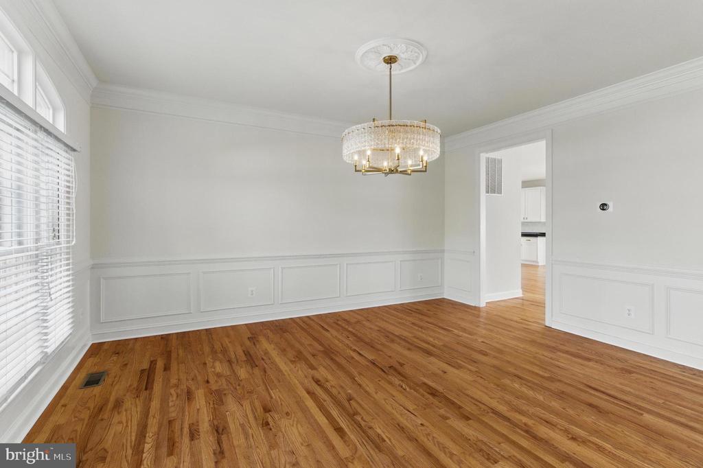 8040 Tysons Oaks Ct