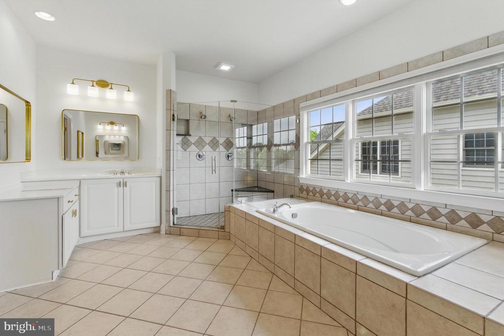 8040 Tysons Oaks Ct
