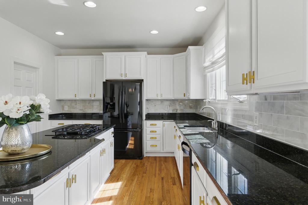 8040 Tysons Oaks Ct