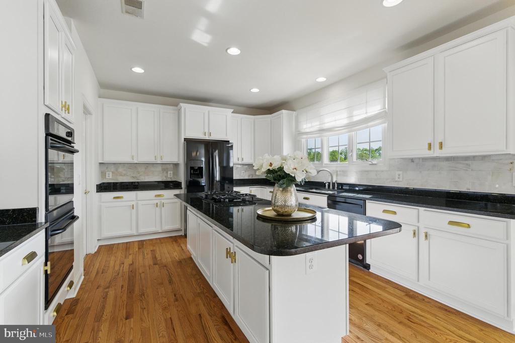 8040 Tysons Oaks Ct