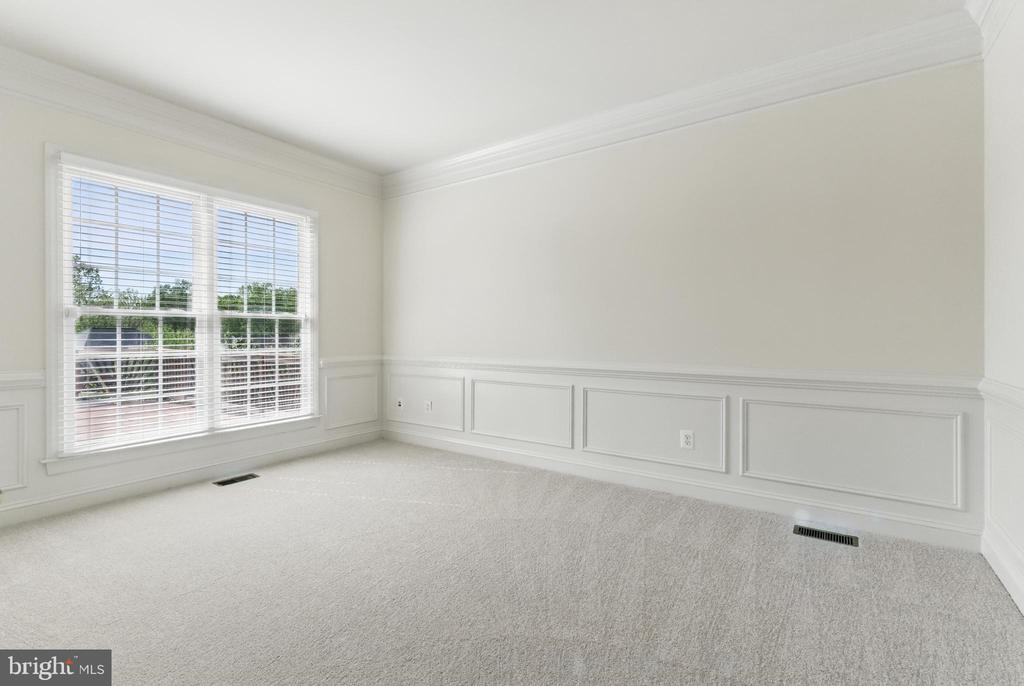 8040 Tysons Oaks Ct