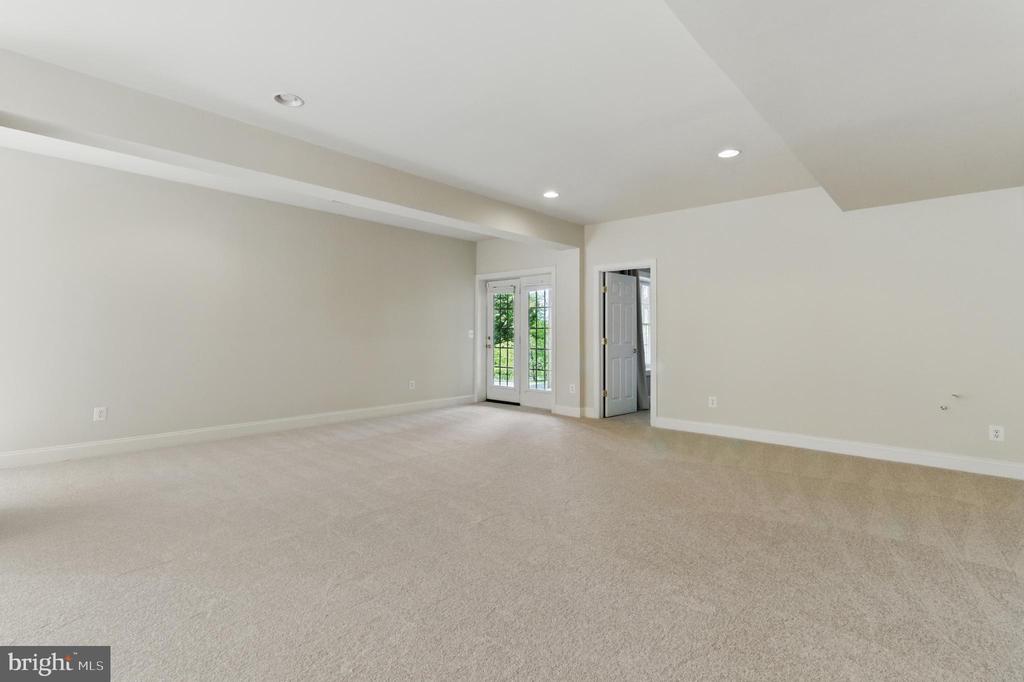 8040 Tysons Oaks Ct