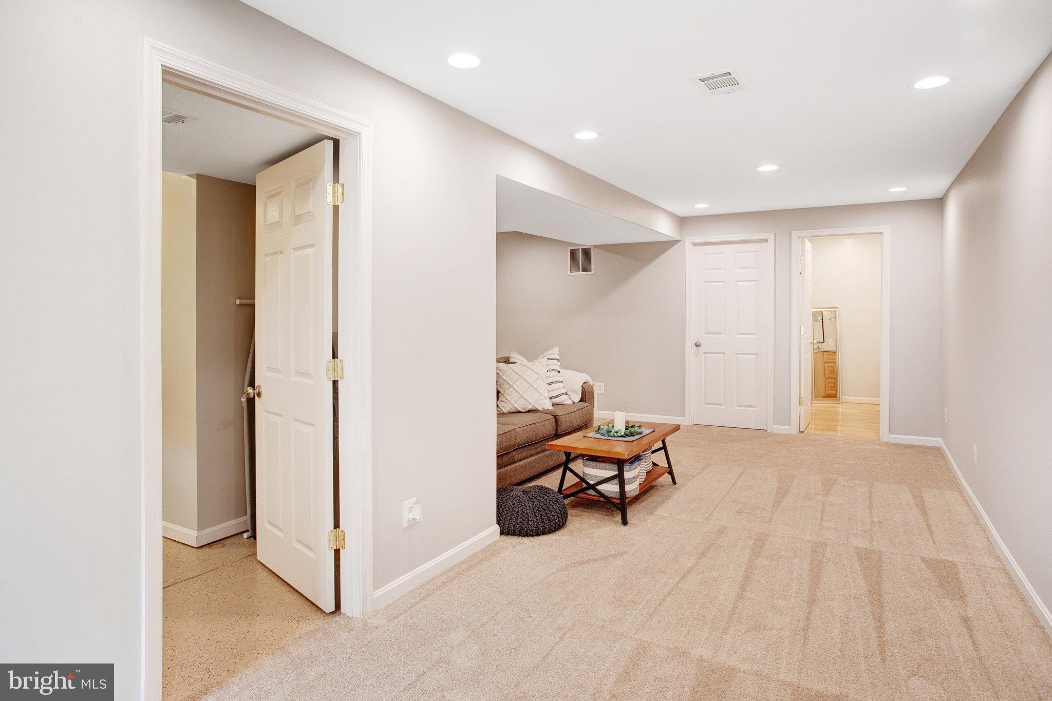 10375 Navarone Pl