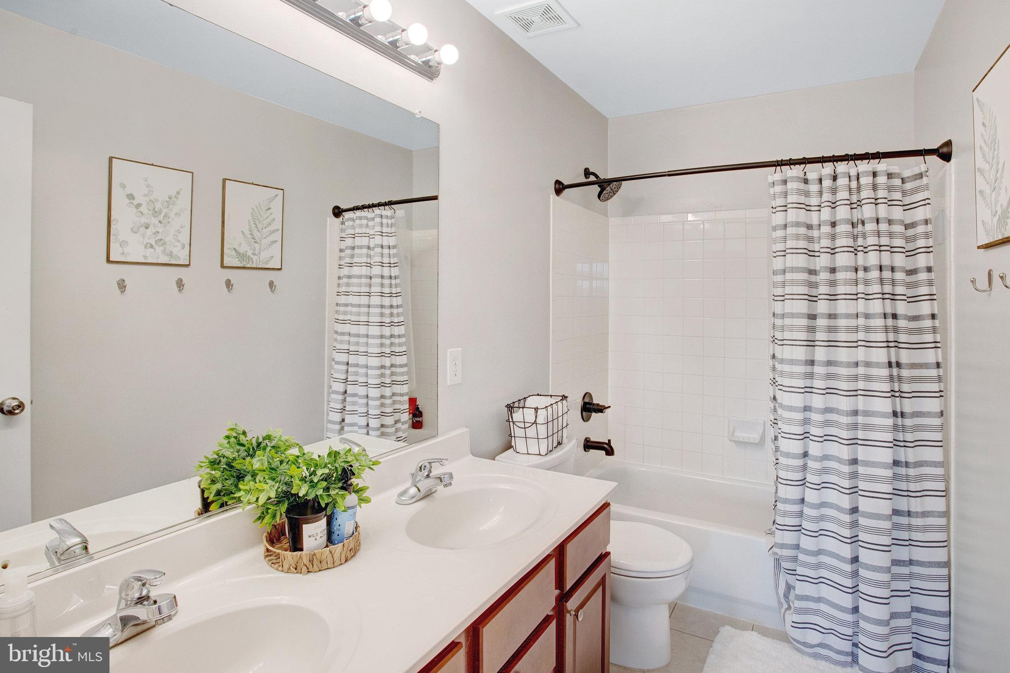 10375 Navarone Pl