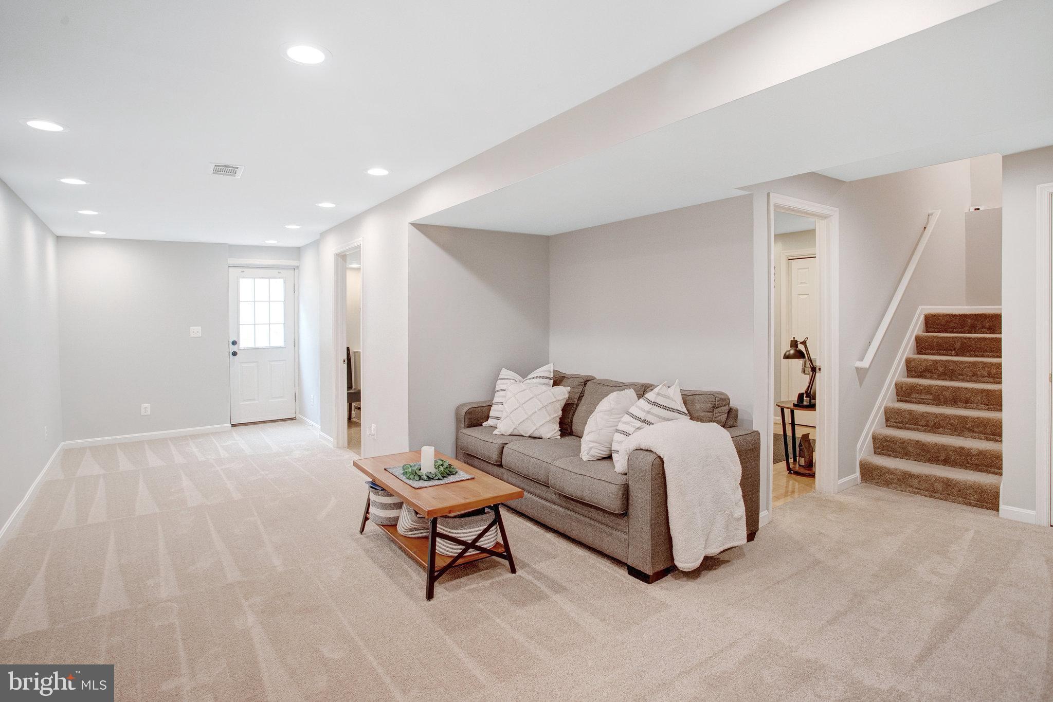 10375 Navarone Pl