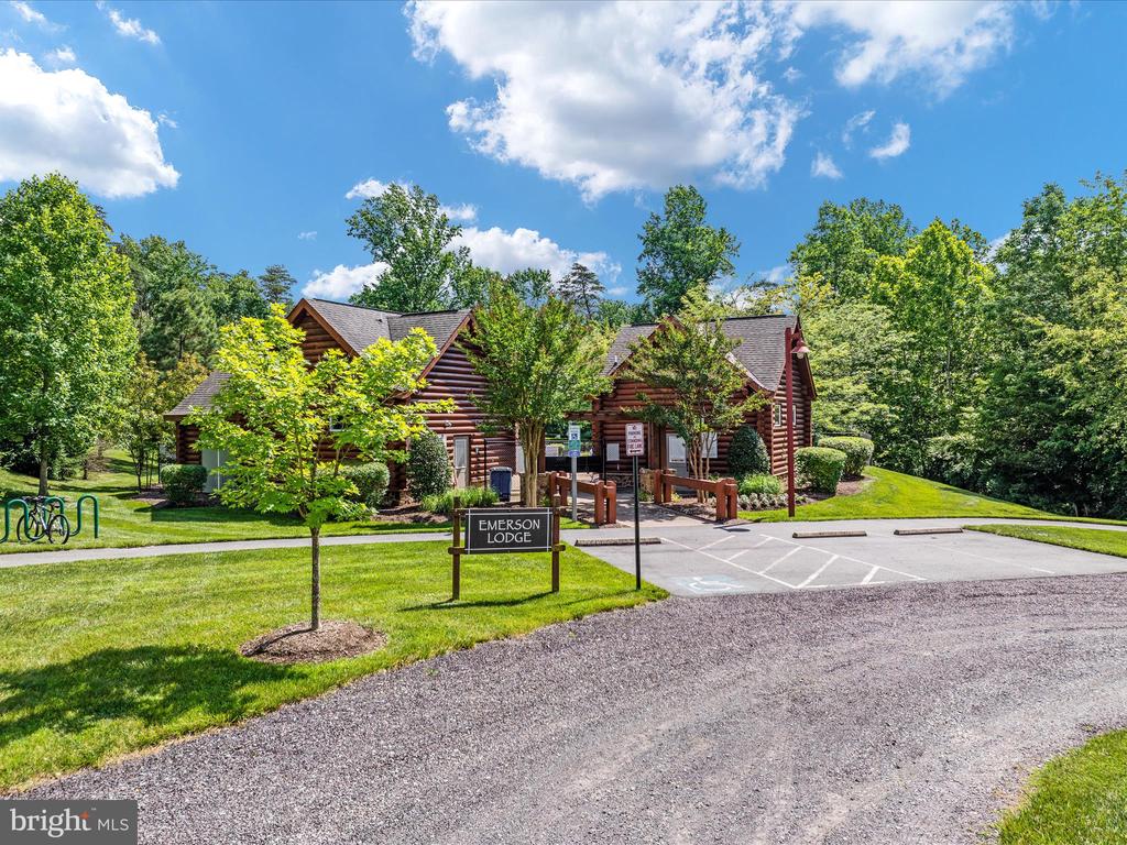 14475 Bluff Point Ct