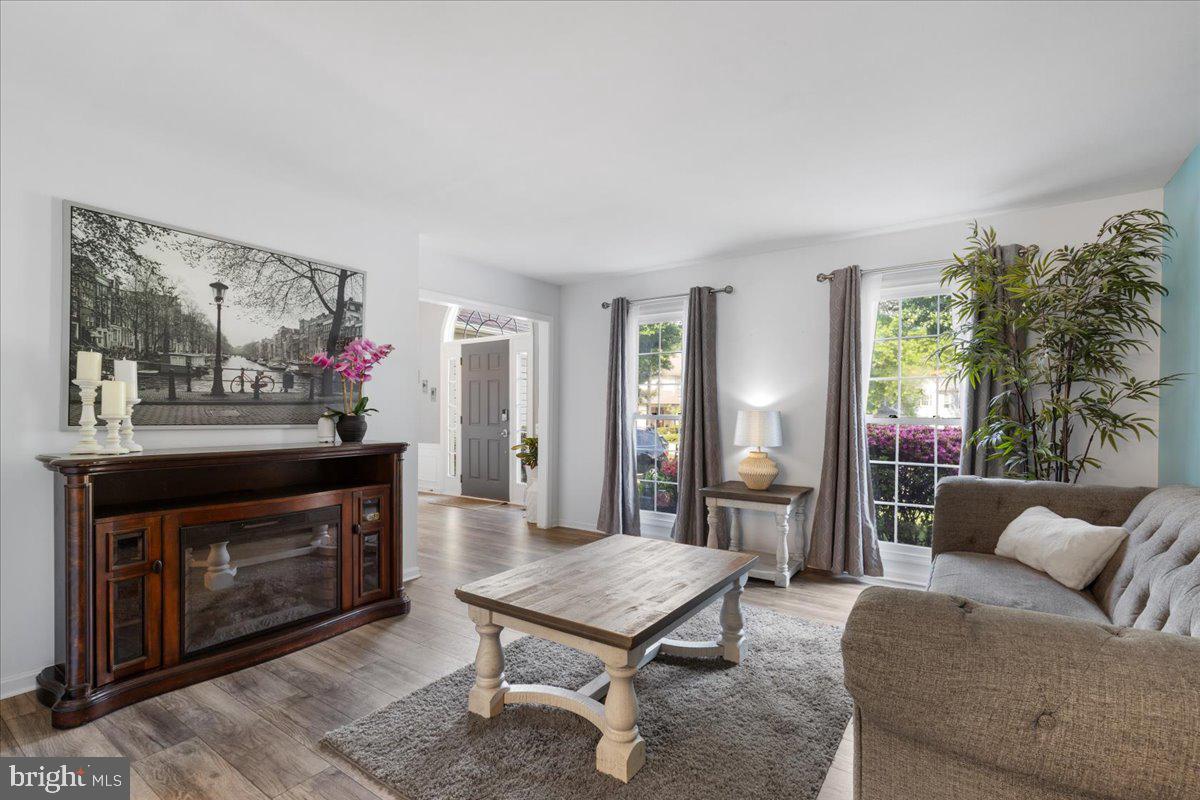 3565 Hummock Pl
