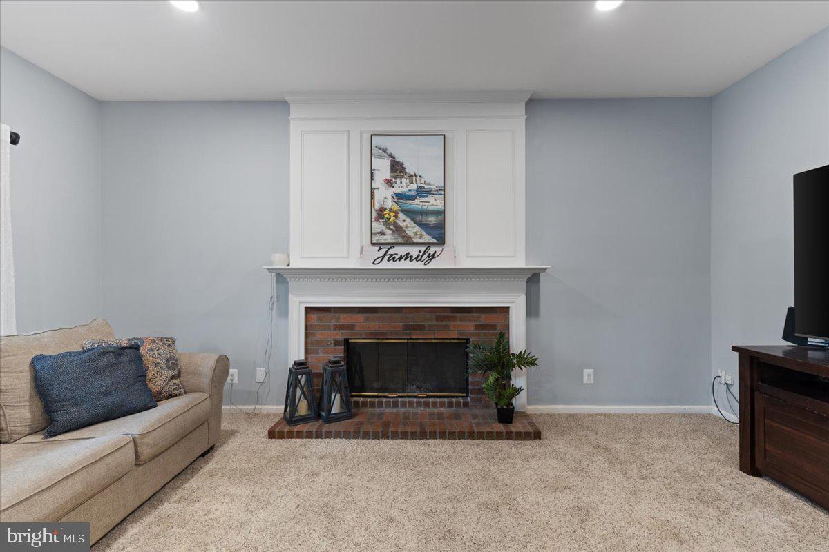 3565 Hummock Pl