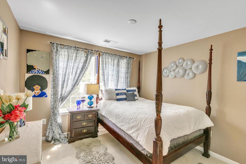 16331 Boatswain Cir