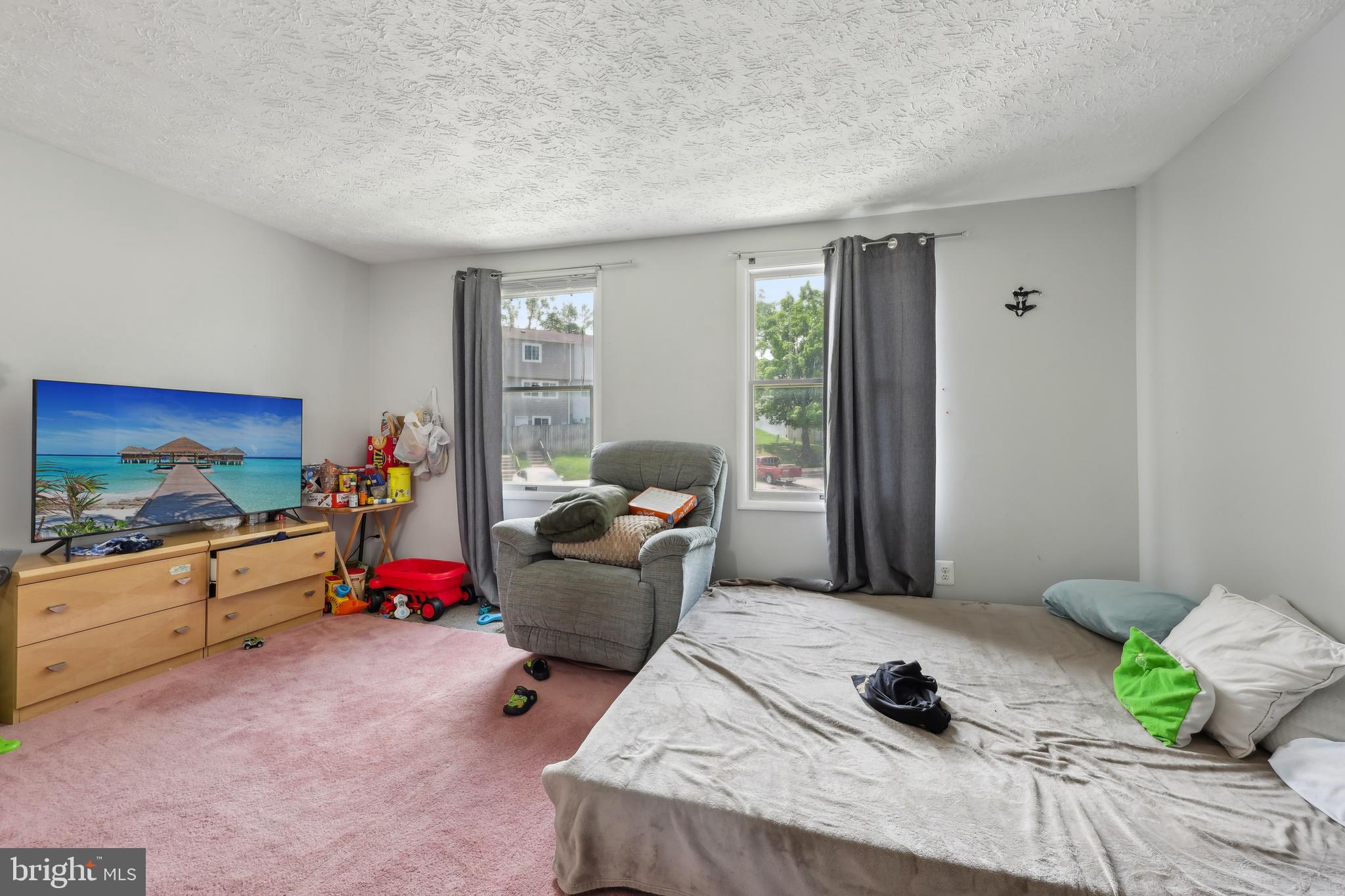 1660 Thenia Pl