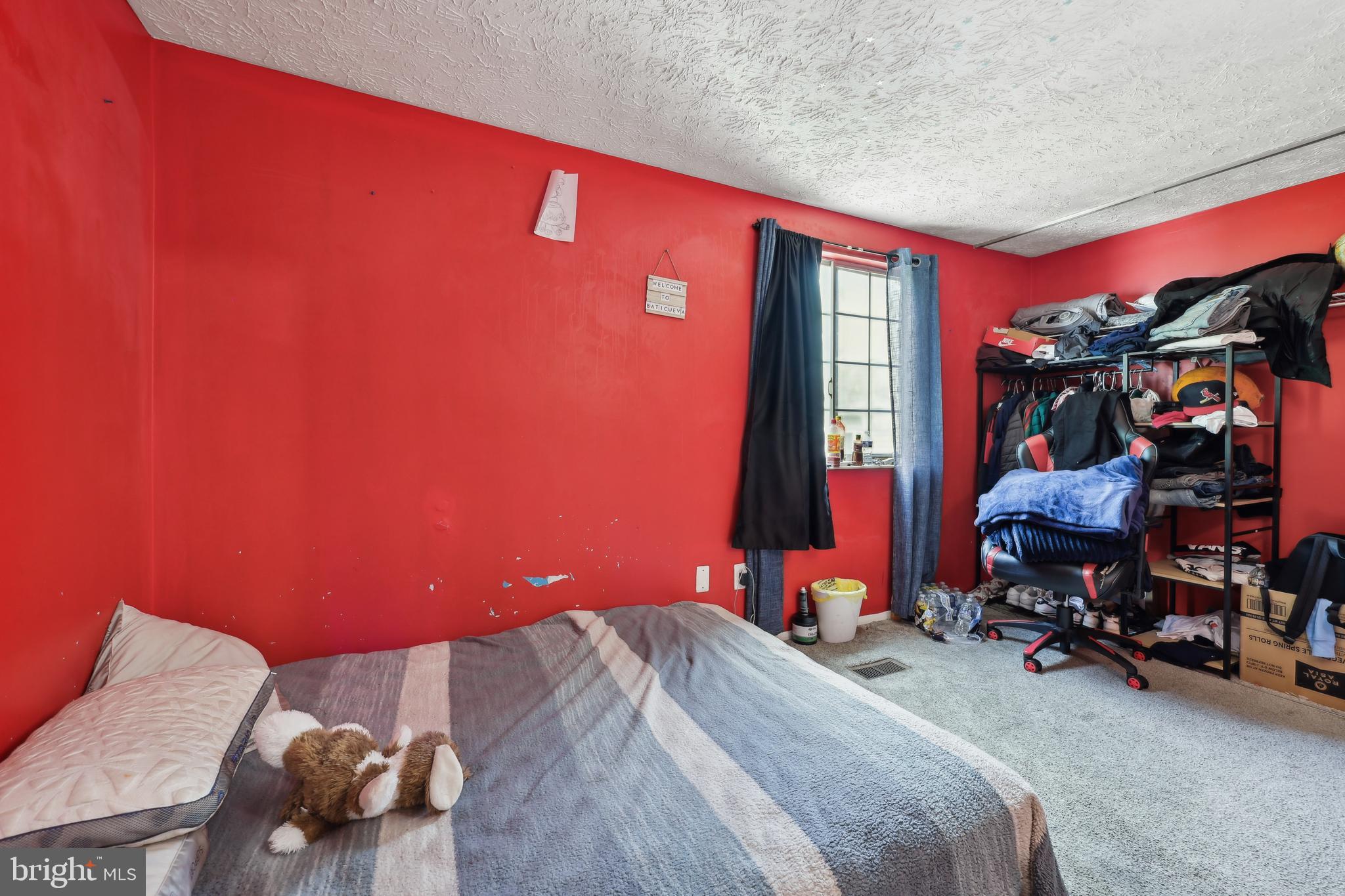 1660 Thenia Pl