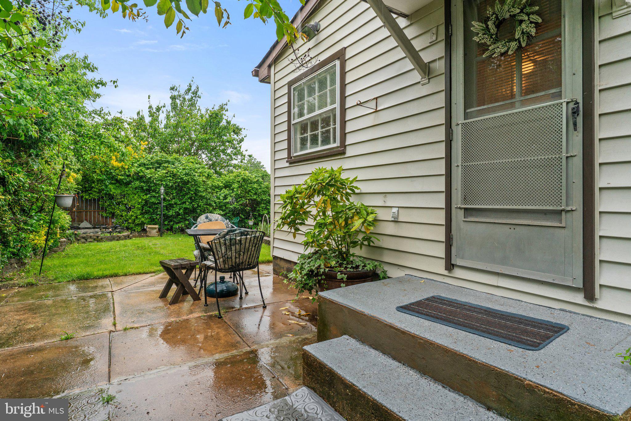1517 Margaret St