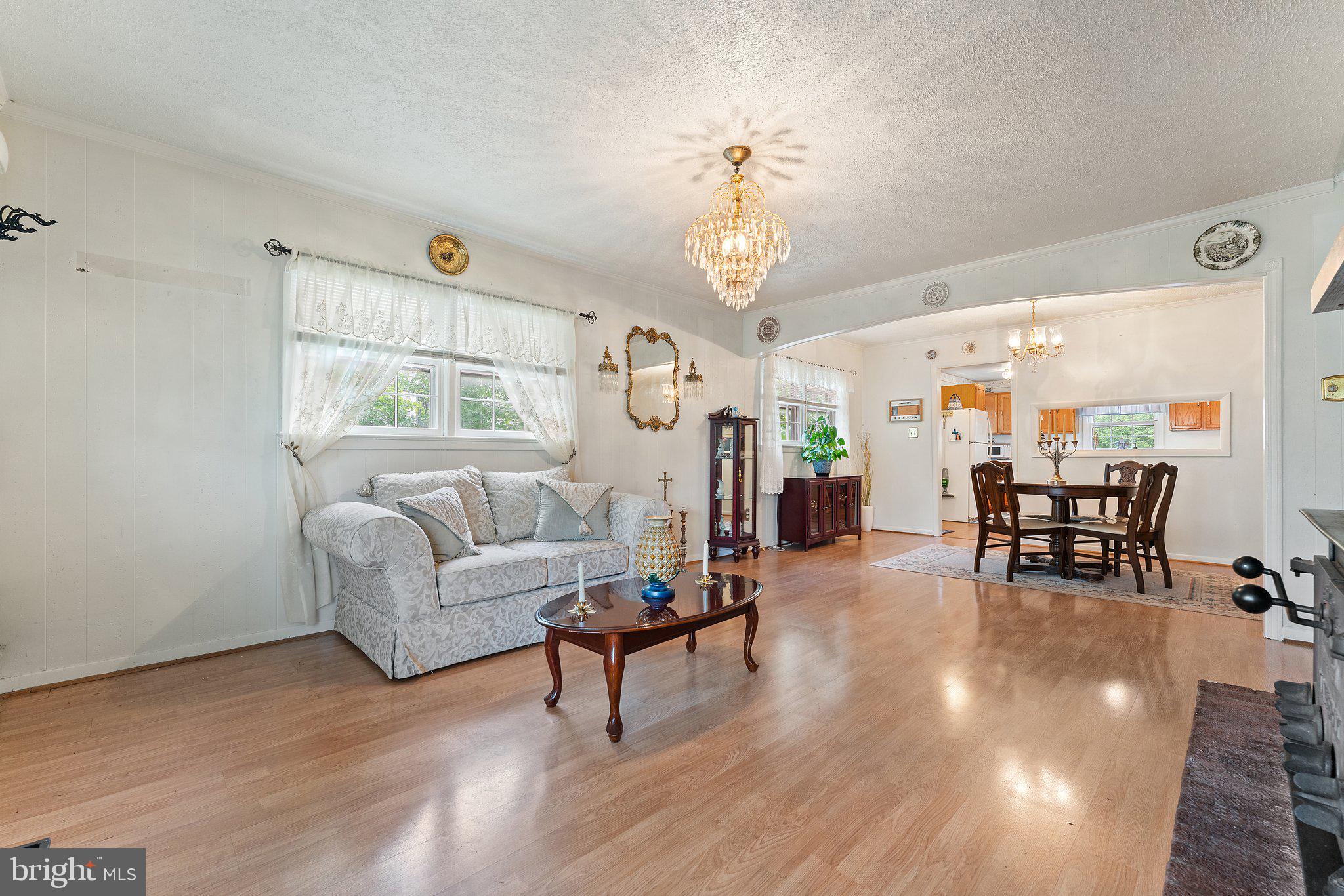 1517 Margaret St