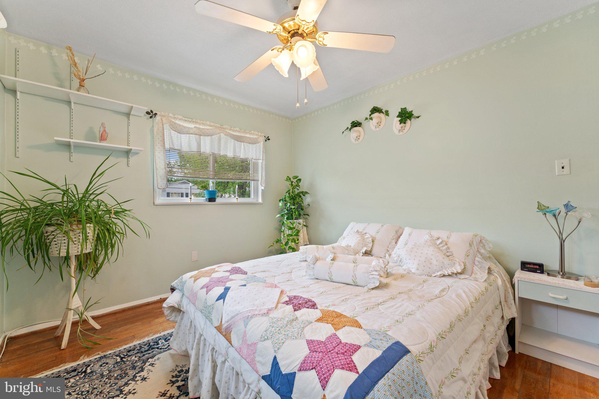 1517 Margaret St