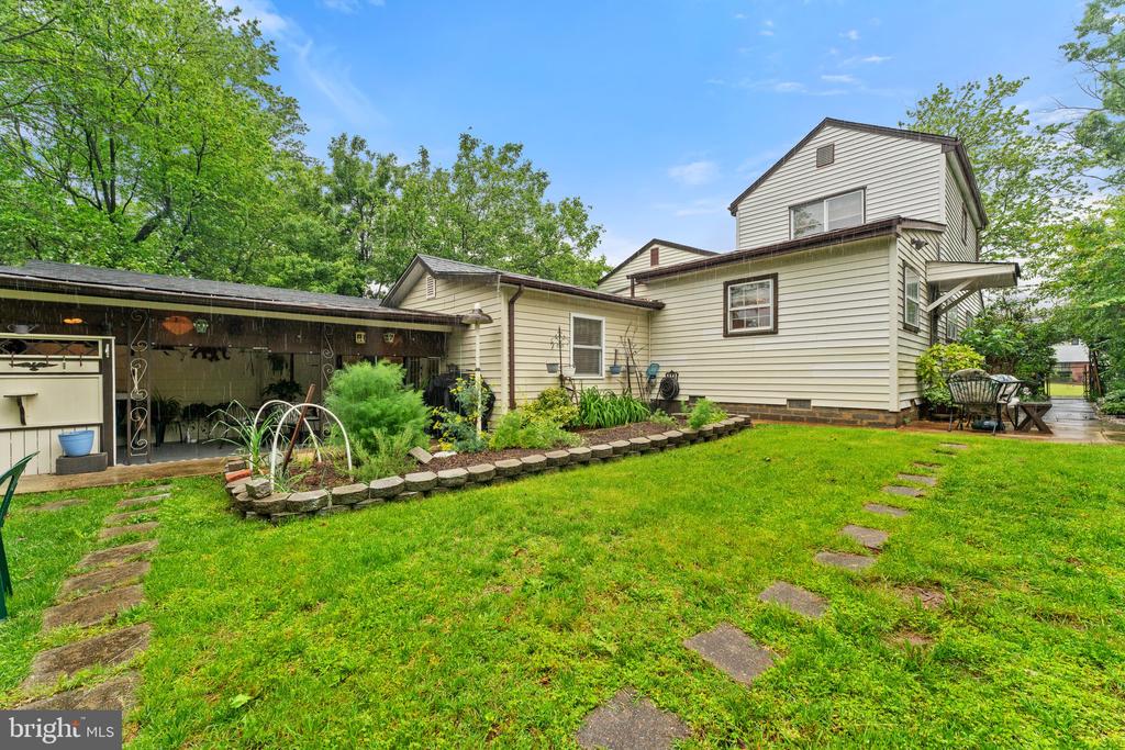 1517 Margaret St