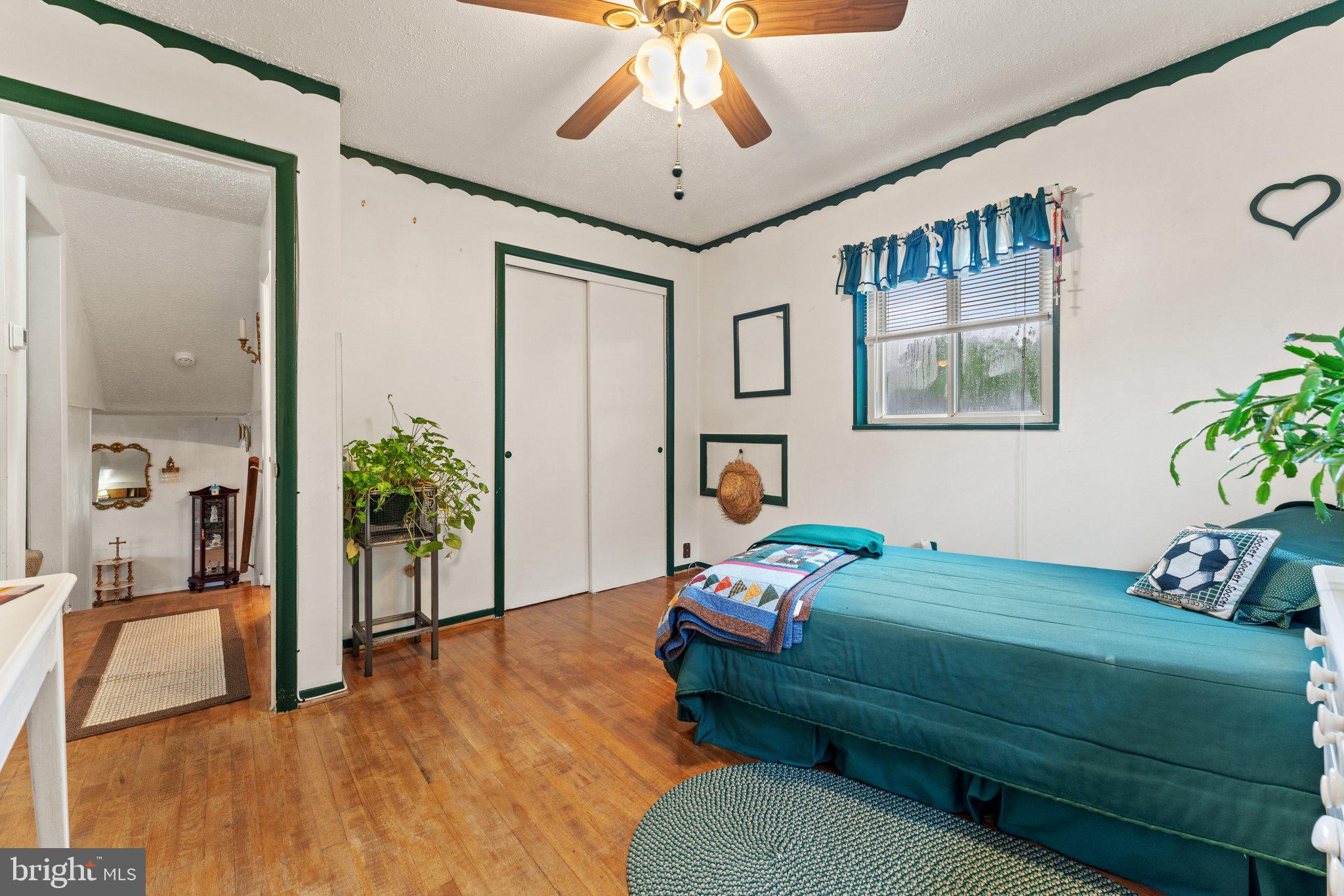 1517 Margaret St