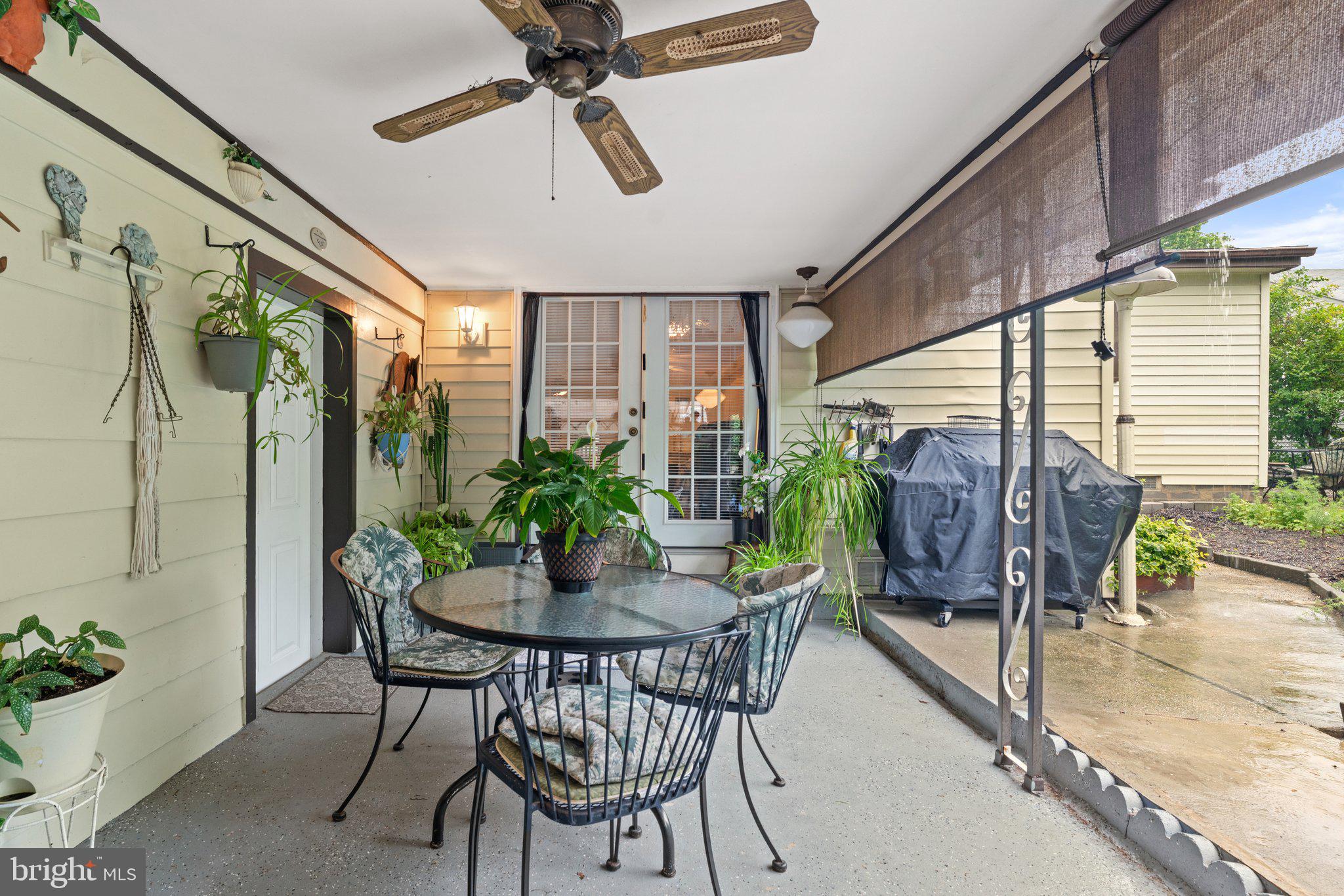 1517 Margaret St