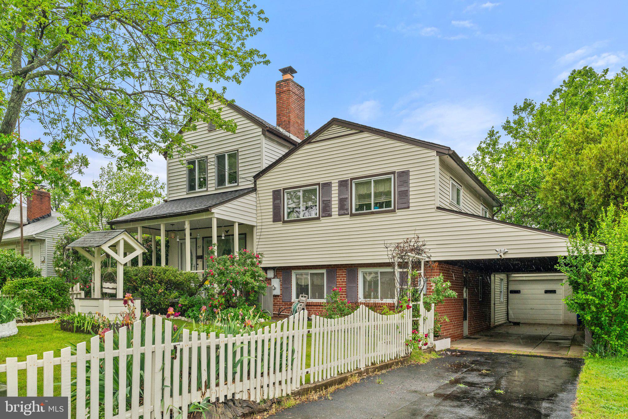 1517 Margaret St
