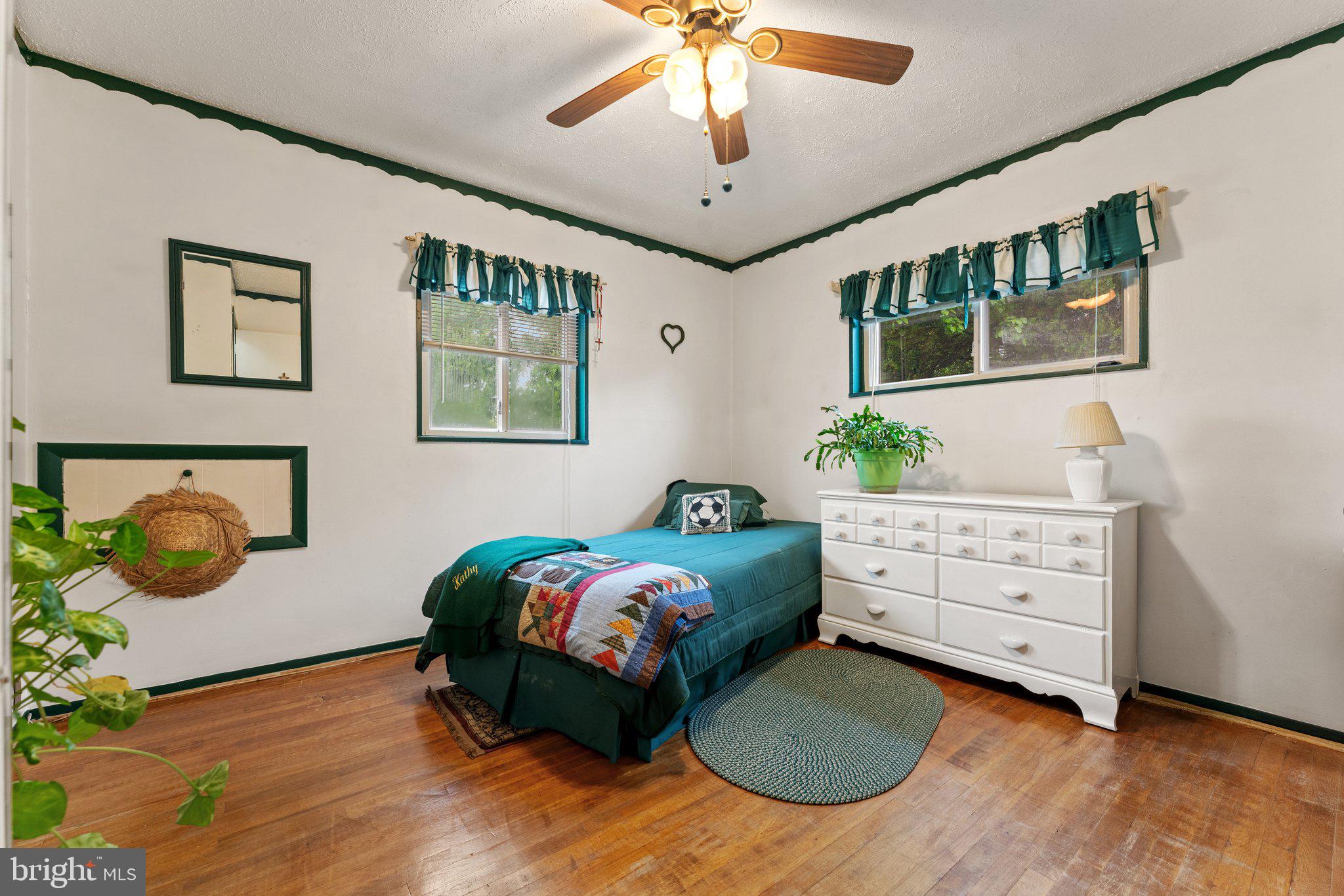 1517 Margaret St