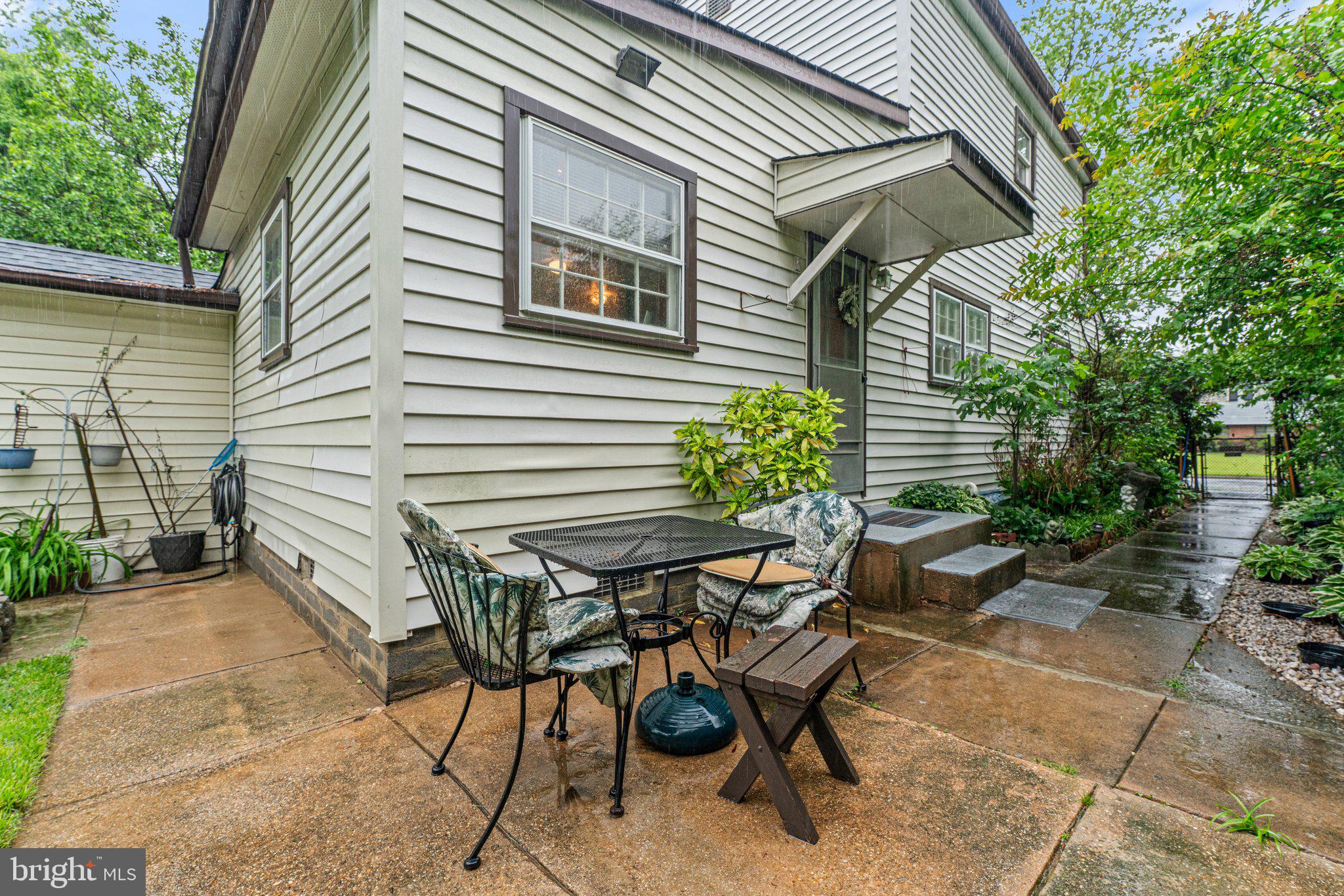 1517 Margaret St