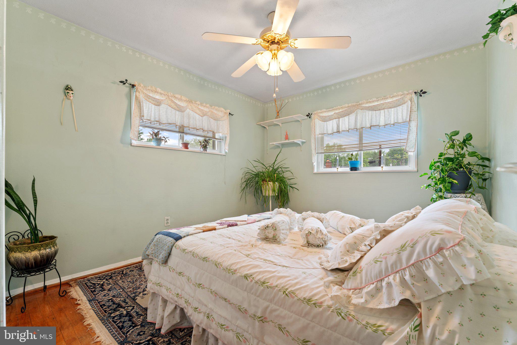 1517 Margaret St