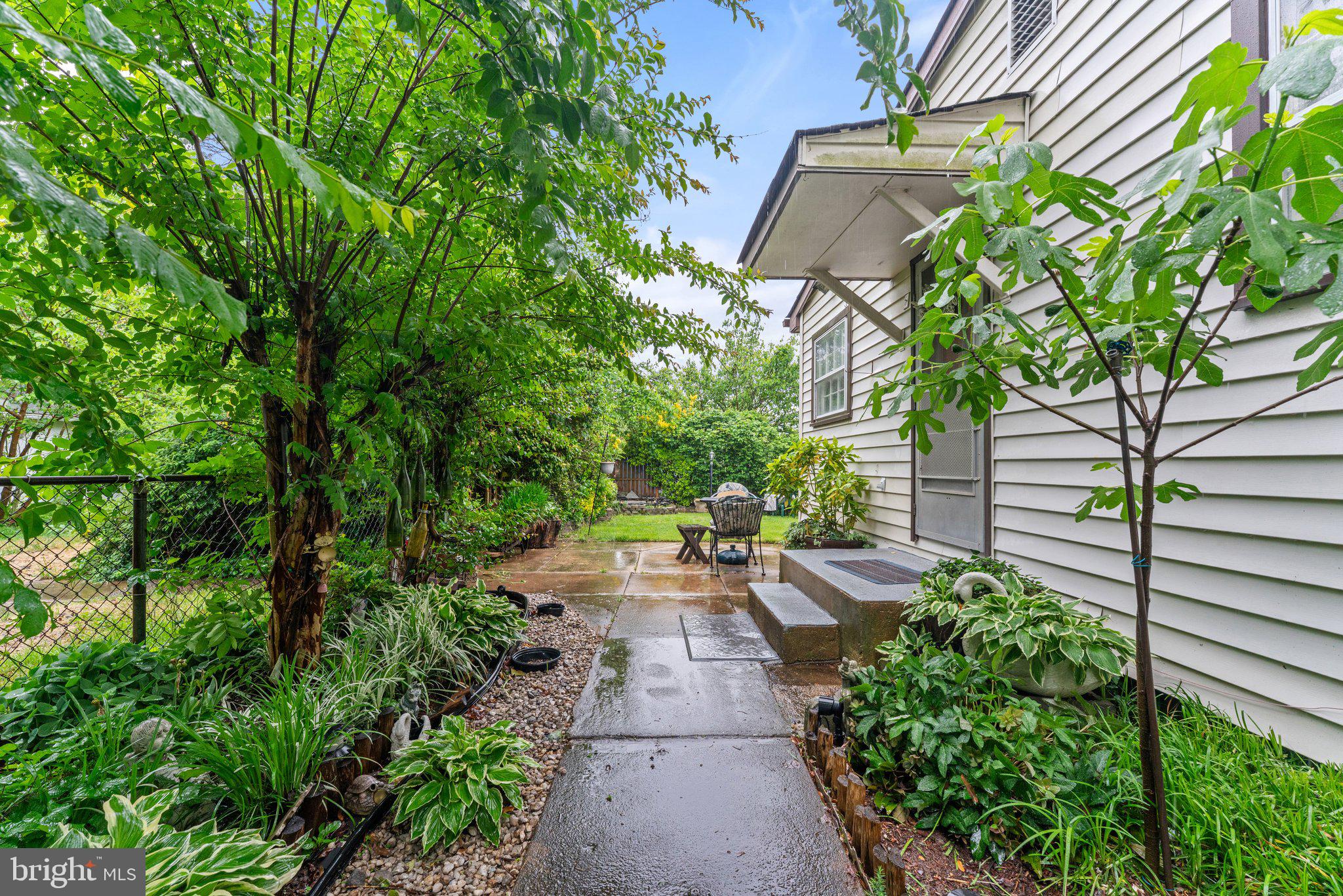 1517 Margaret St