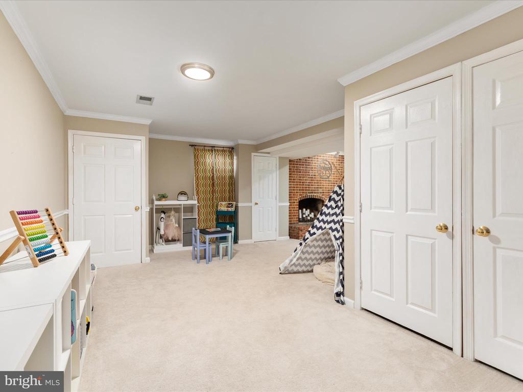 4002 Latham