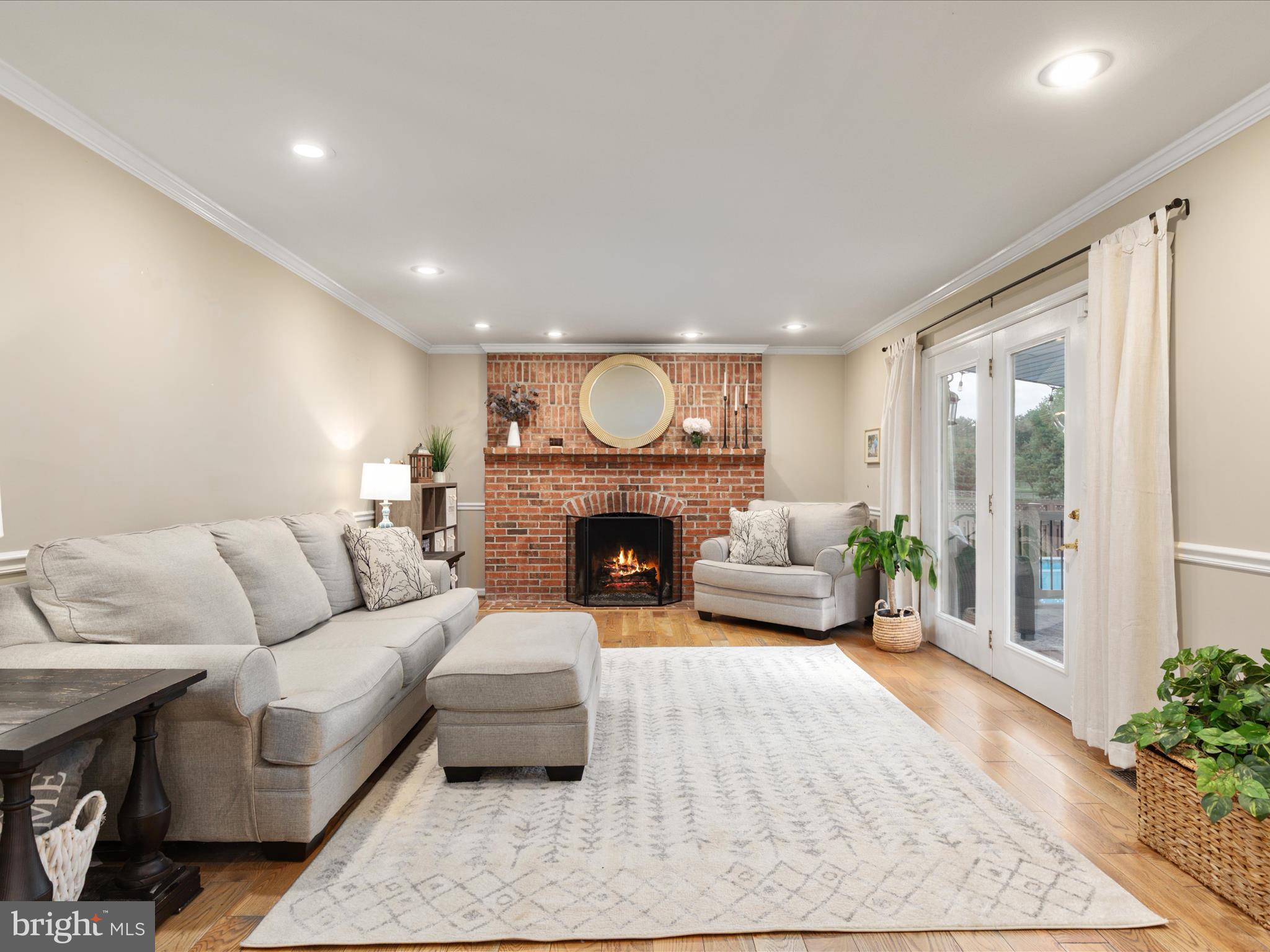 4002 Latham