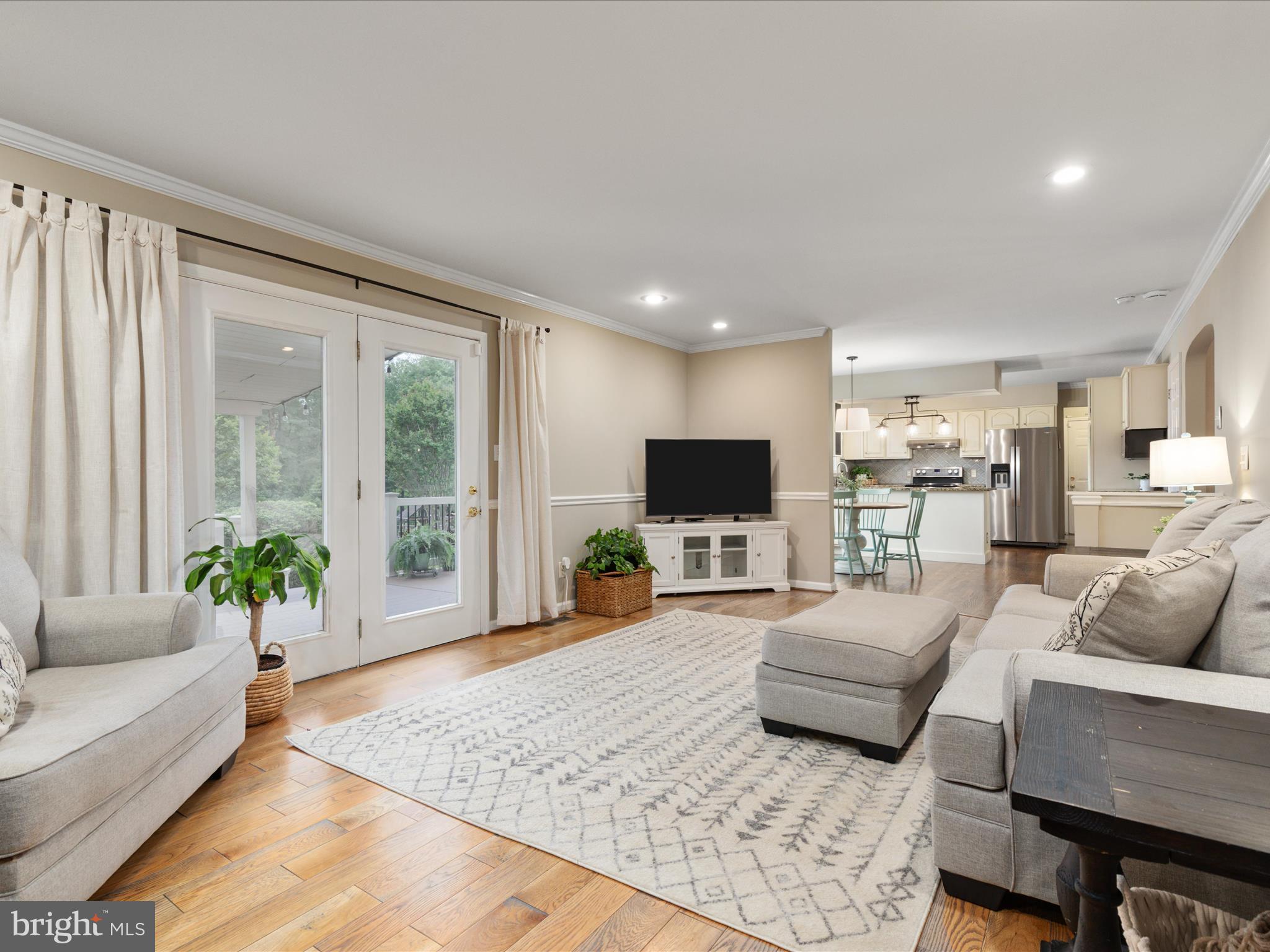 4002 Latham