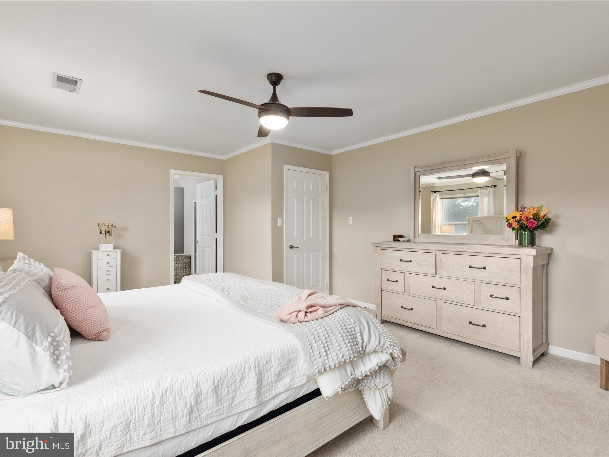 4002 Latham