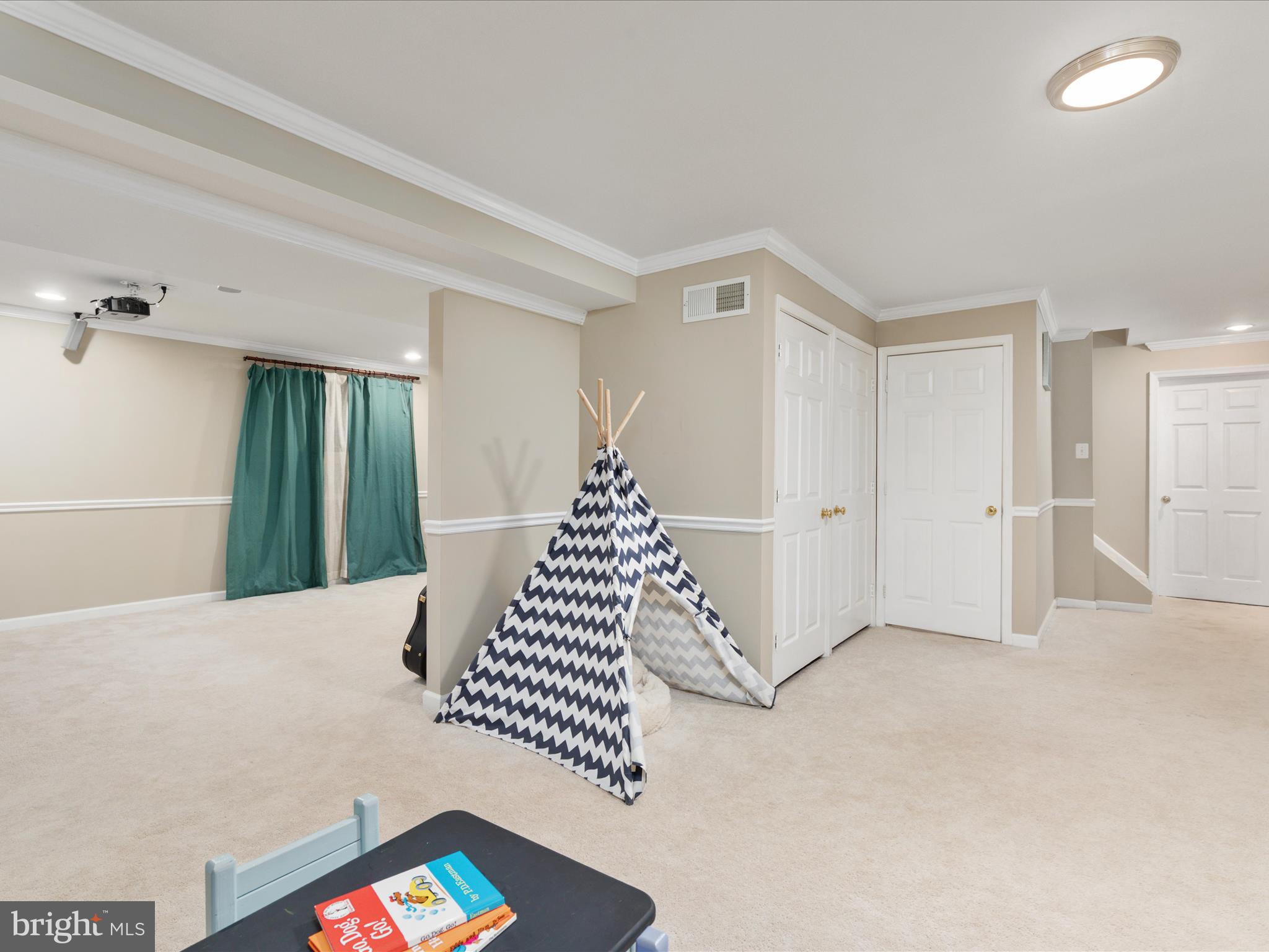 4002 Latham