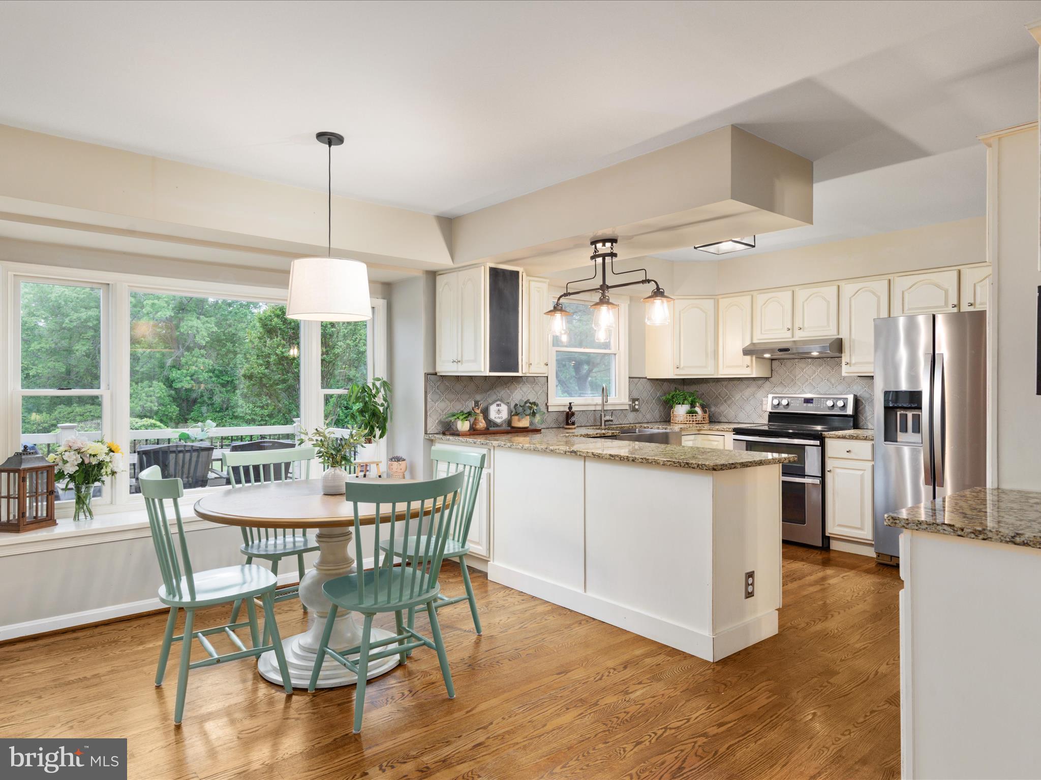 4002 Latham