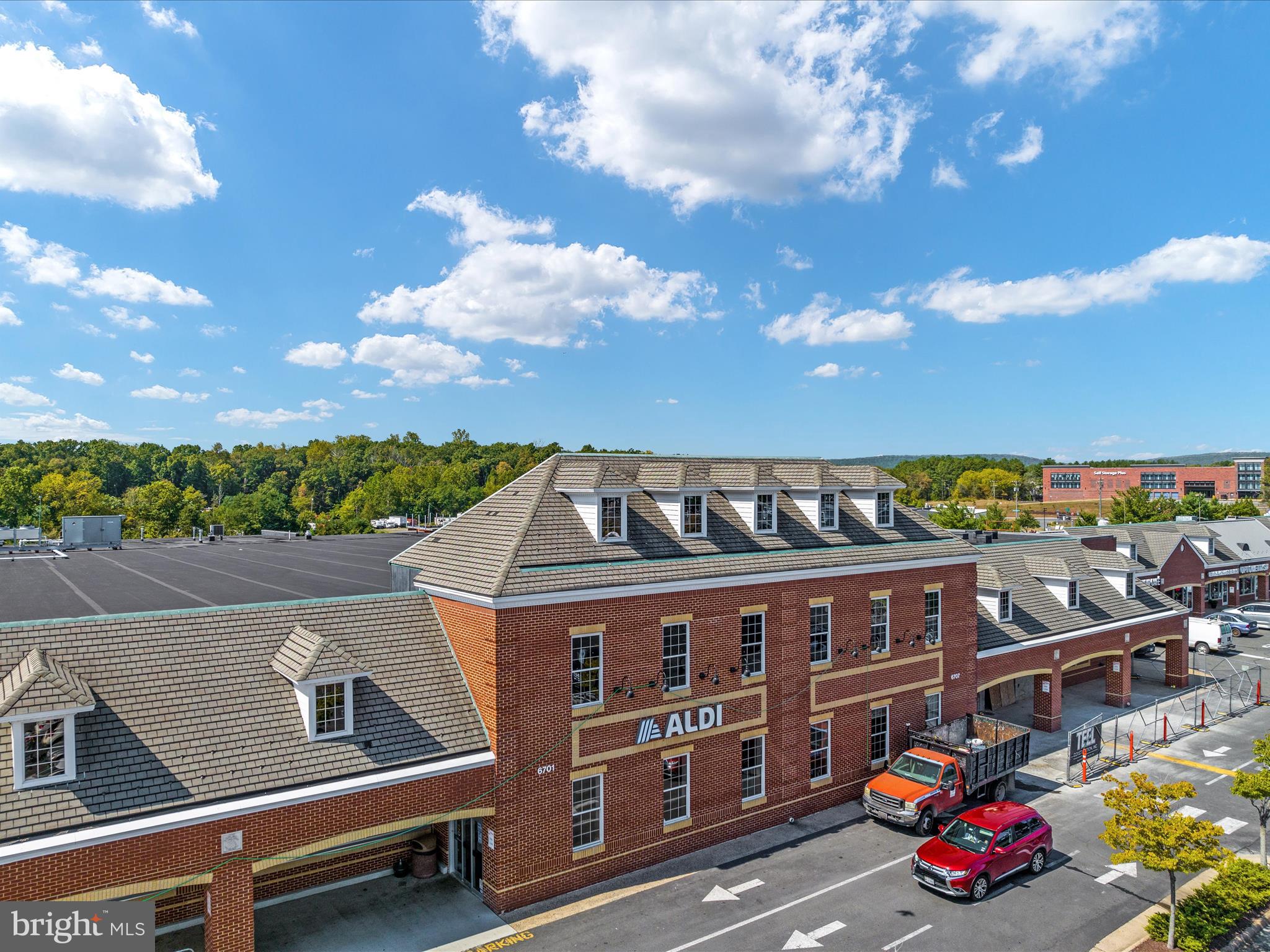 4002 Latham