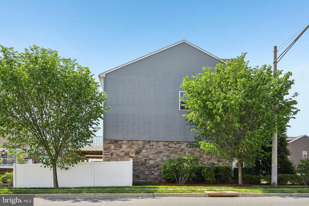 9926 Whitemoss Dr