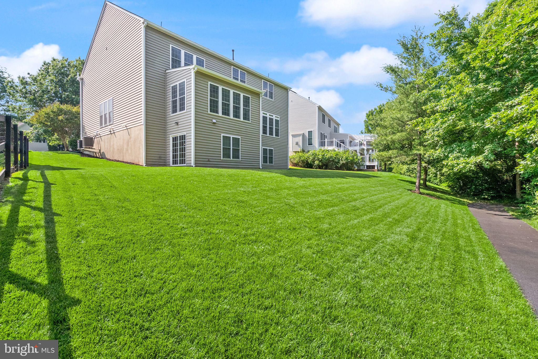 10872 Mayfield Trace Pl