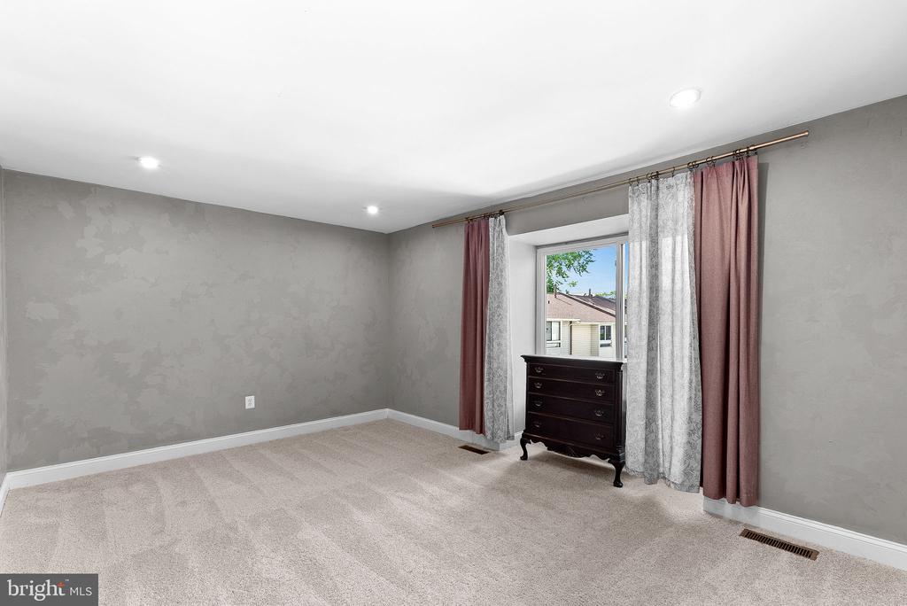 7524 Purdue Ct