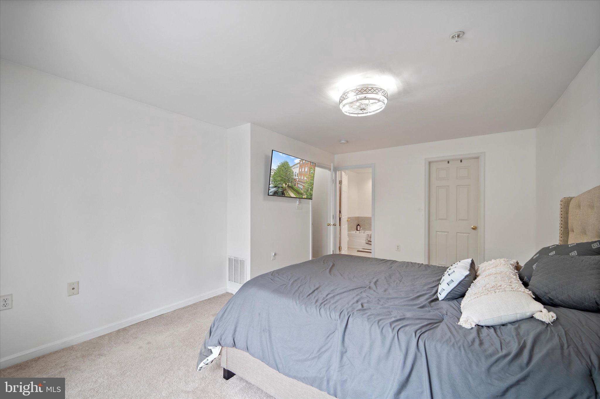 6124 Aster Haven Cir