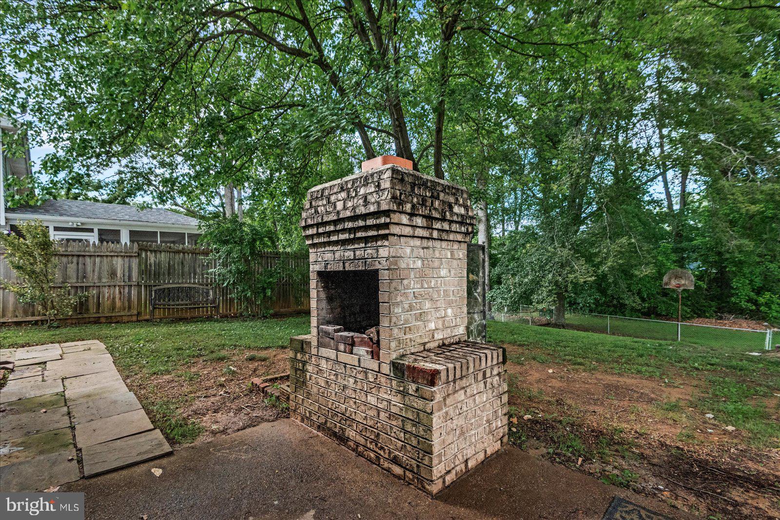 3706 Fairfield Ln