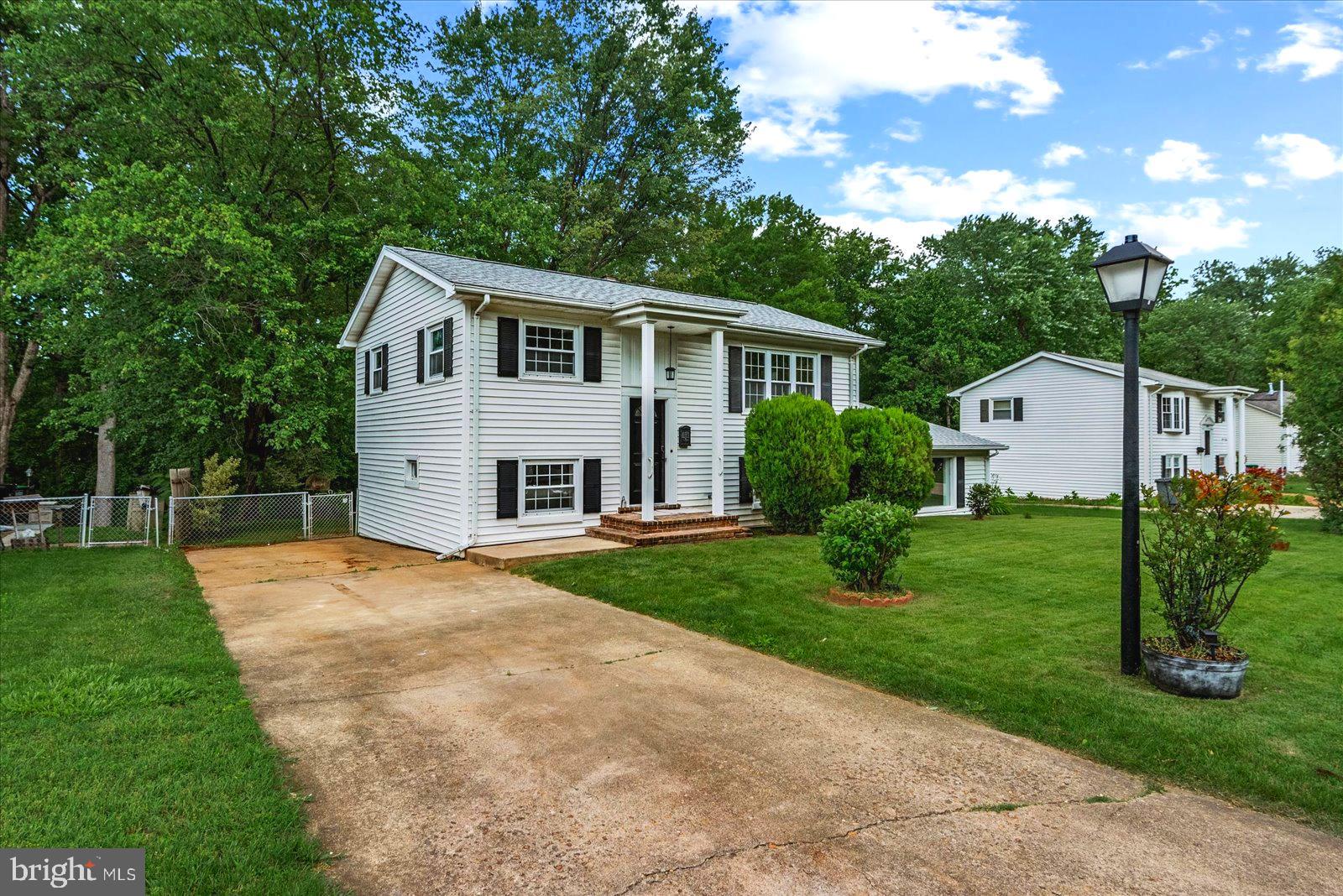 3706 Fairfield Ln
