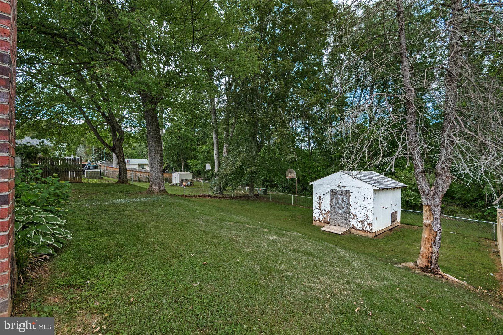 3706 Fairfield Ln